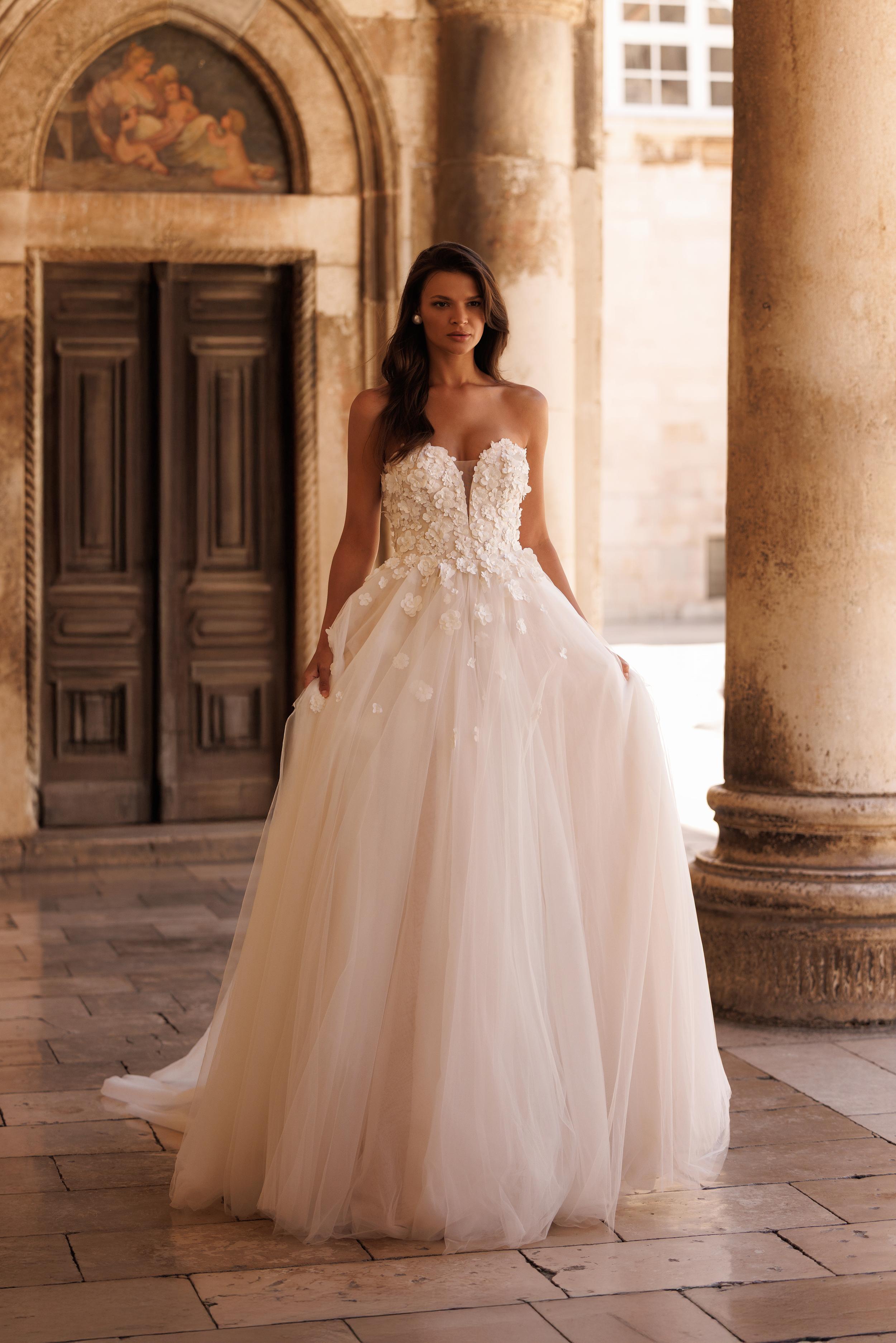 Lana Grace Bridal Gizelle
